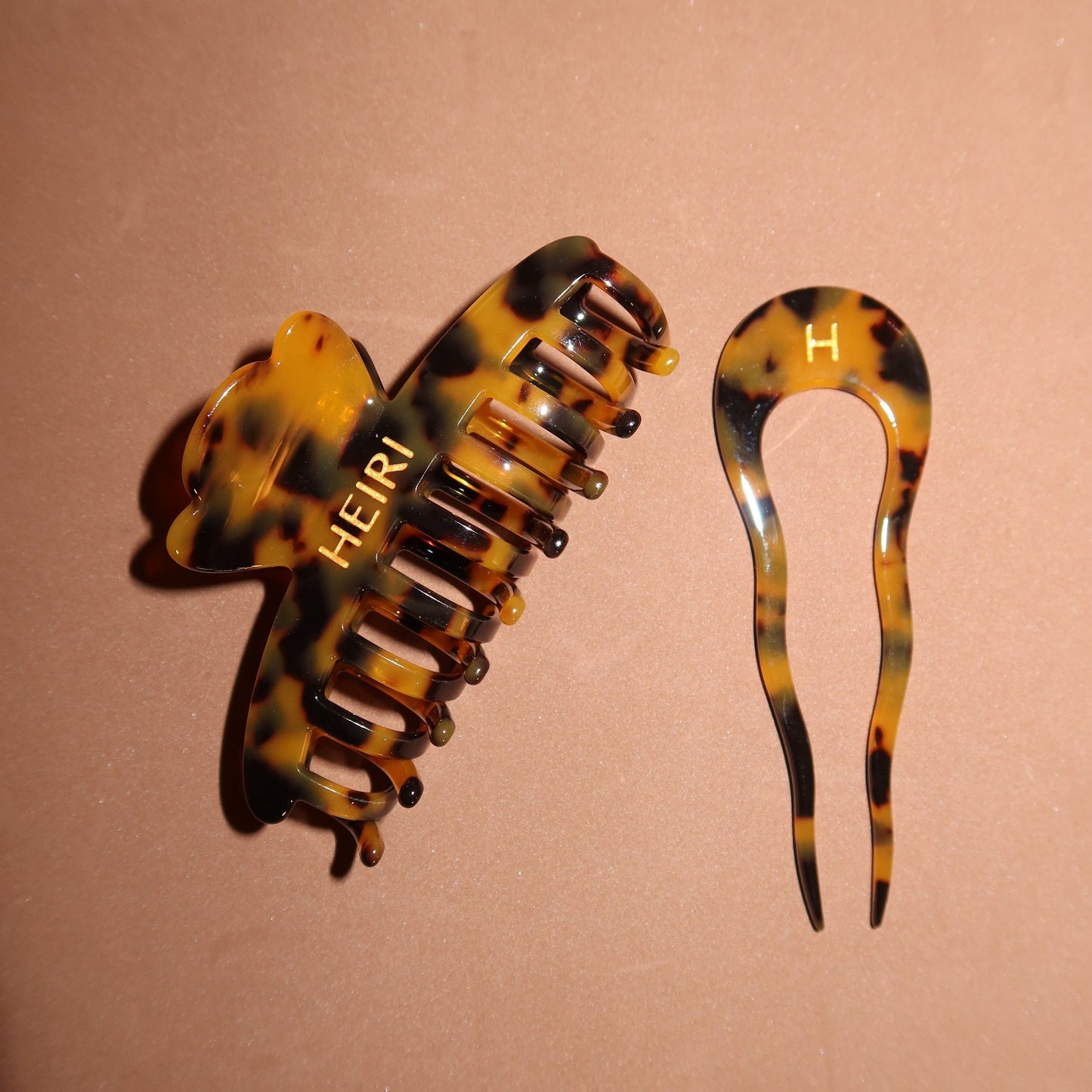 Fransiz Pin Siyah Sari