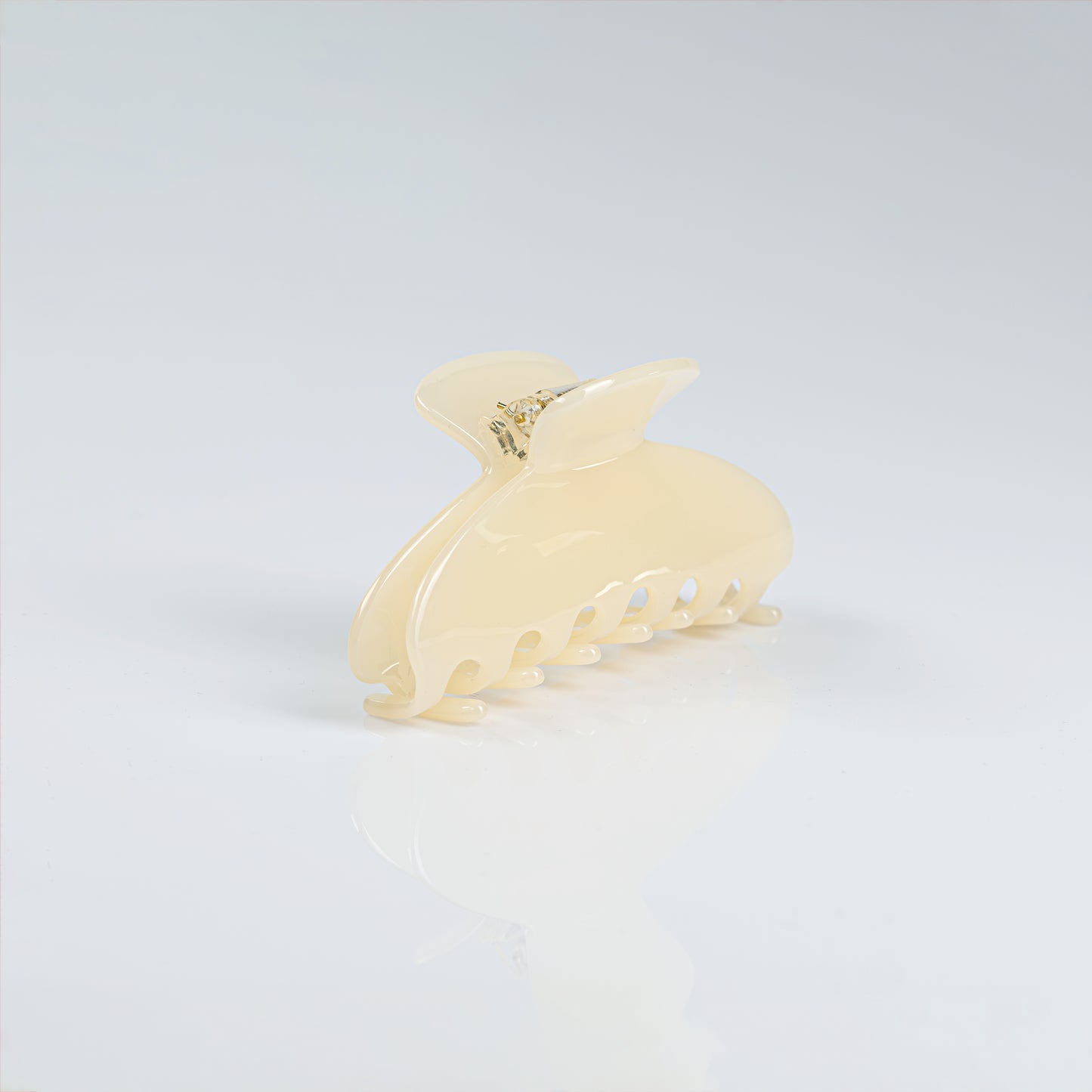 Cream Claw Clip L
